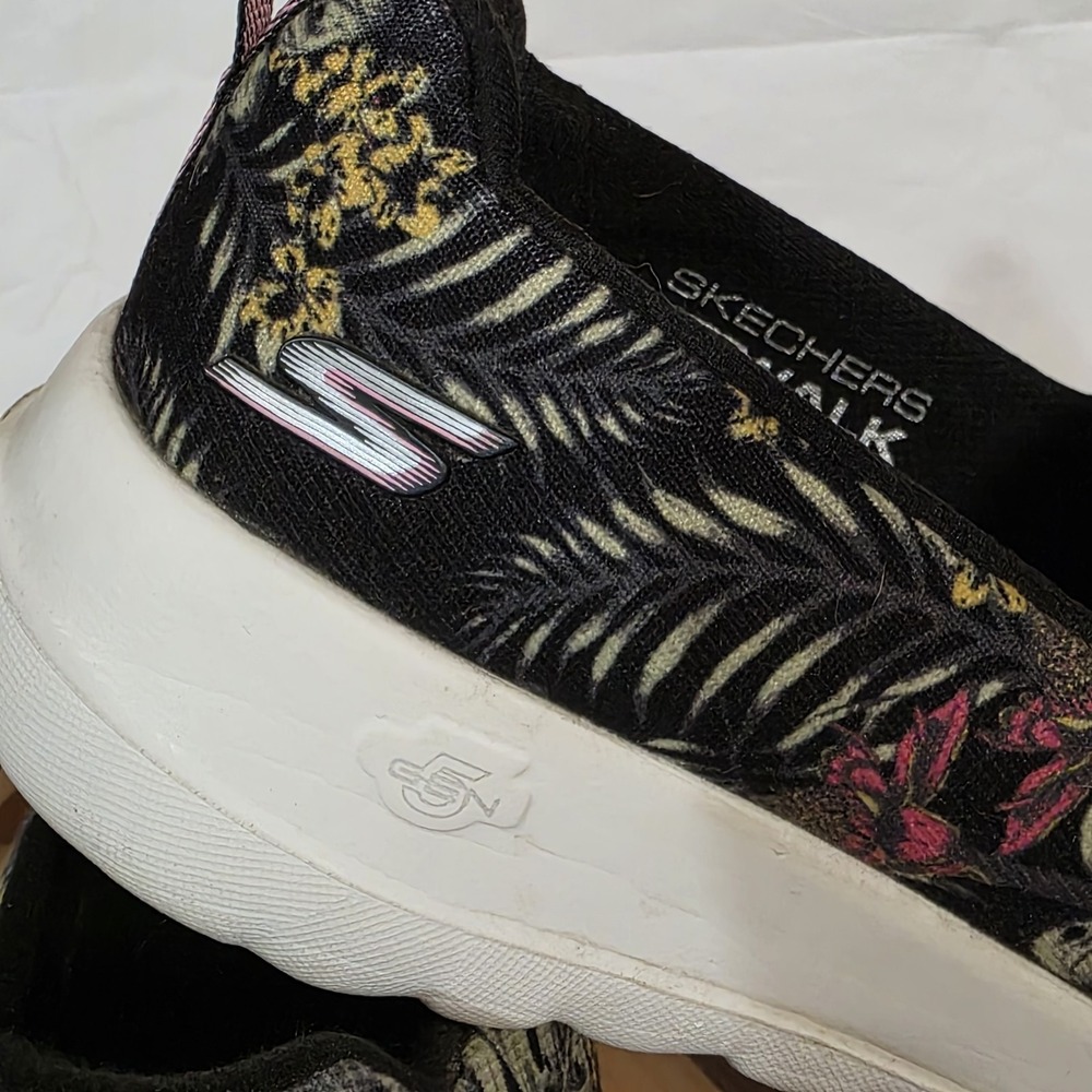 Skechers GoWalk Air Cooled Goga Mat Slip On Shoes Womens Size 8 Black Floral - Picture 10 of 15